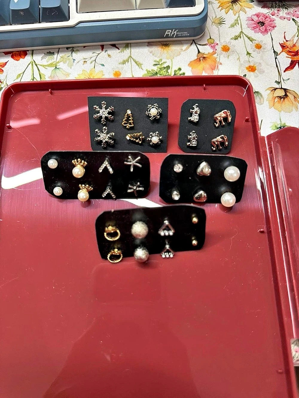 Mixed Earring Set in Black & Gold Like New
